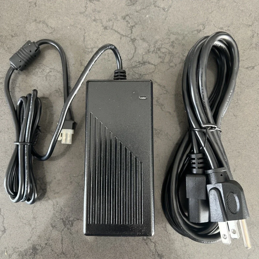 Condor FJ-SW1205000 AC/DC Power Adapter 12V 5A Molex 2-Pin SA-125A0IV